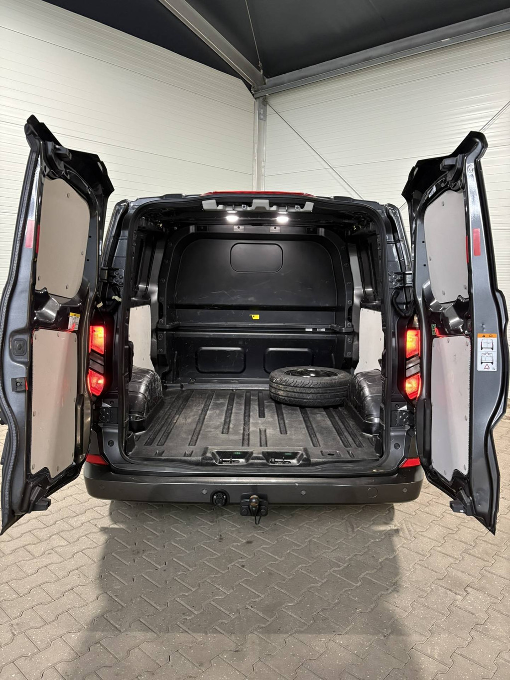 Ford Transit Custom 320 2.0 TDCI L2H1 Limited DC VVB493 Prijs zoals getoond 9
