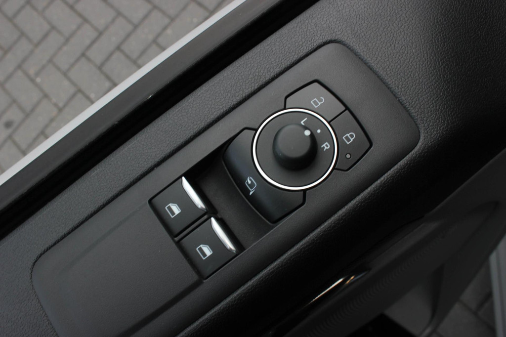 Ford Transit Custom 320 2.0 TDCI L2H1 MS- RT DC DUBBEL CABINE BPM VRIJ / KUIPSTOELEN / DIRECT RIJDEN / NAVIGATIE / GREY MATTER 16