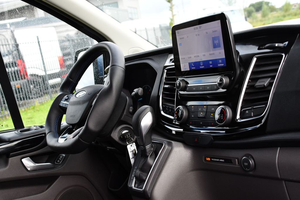 Ford Transit Custom 320 2.0 TDCI L2H1 MS-RT DC Full Options! Adaptieve Cruise, Camera, Carplay, 185PK, Xenon, Automaat, Leder, Stoelverwarming, Trekhaak, Uniek! 13