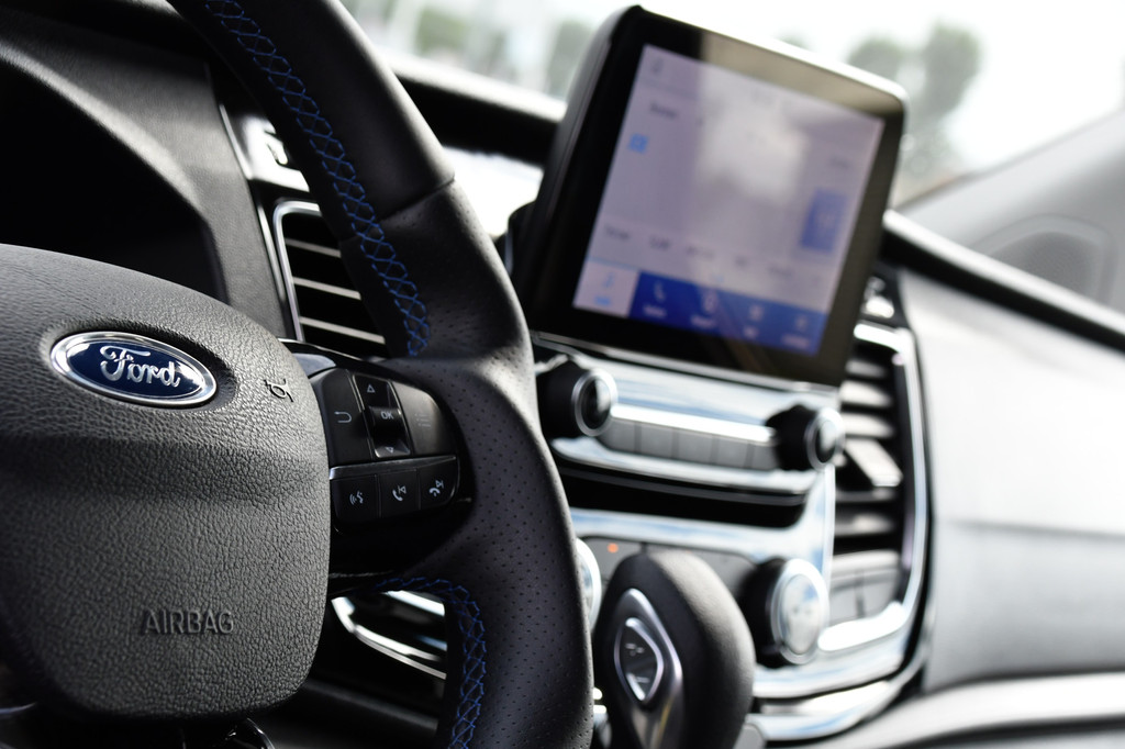 Ford Transit Custom 320 2.0 TDCI L2H1 MS-RT DC Full Options! Adaptieve Cruise, Camera, Carplay, 185PK, Xenon, Automaat, Leder, Stoelverwarming, Trekhaak, Uniek! 17