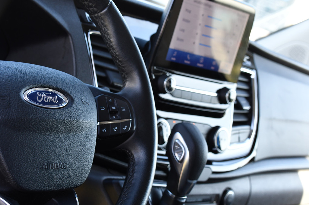 Ford Transit Custom 320 2.0 TDCI L2H1 Platinum Edition DC MARGE! Camera, Cruise, Carplay, 130pk, Automaat, Leder, LED, Multimedia, Stoelverwarming, Uniek! 14