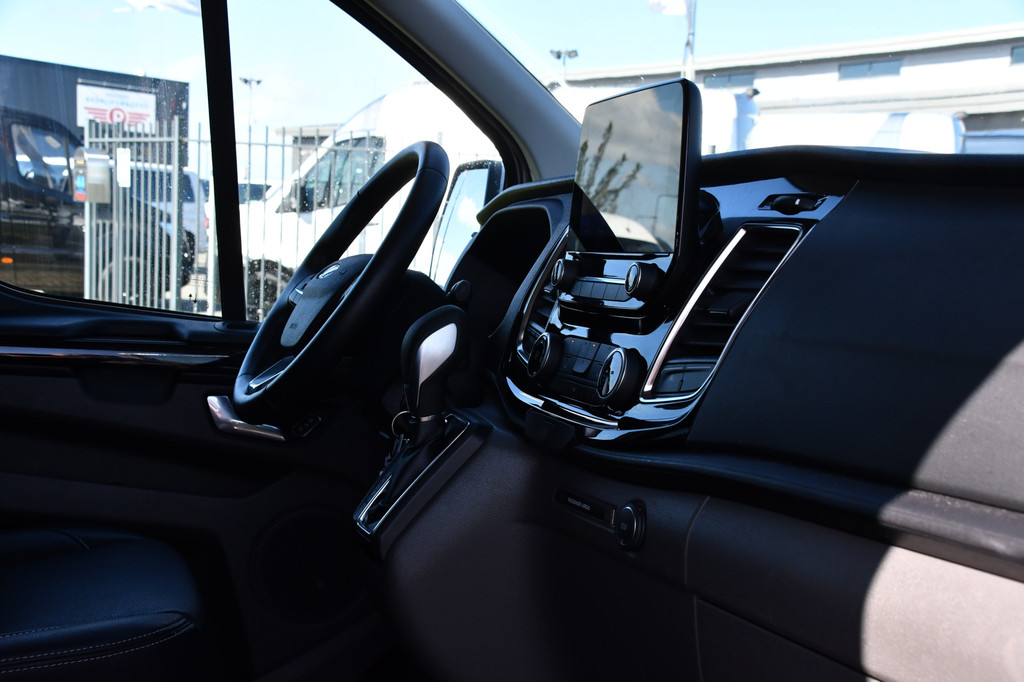 Ford Transit Custom 320 2.0 TDCI L2H1 Platinum Edition DC MARGE! Camera, Cruise, Carplay, 130pk, Automaat, Leder, LED, Multimedia, Stoelverwarming, Uniek! 15