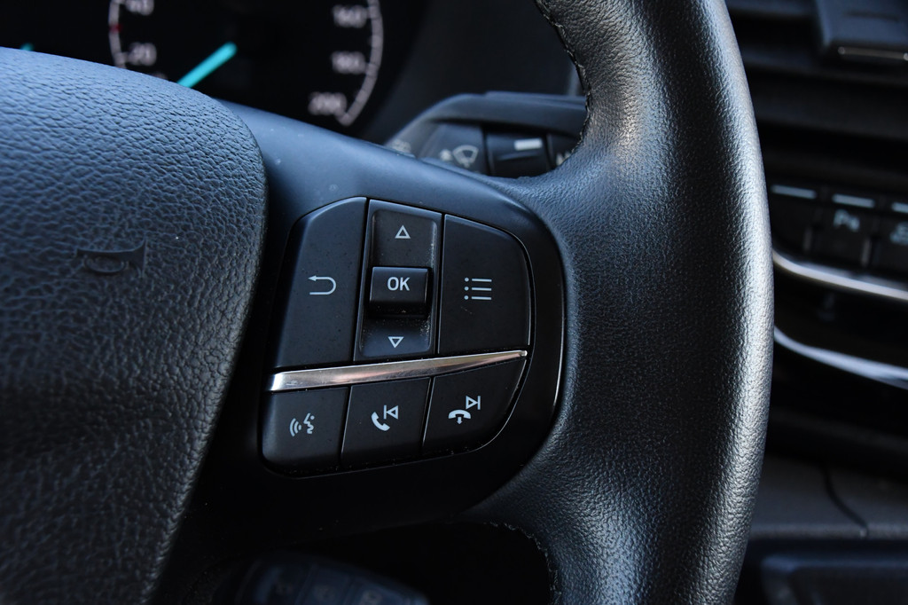 Ford Transit Custom 320 2.0 TDCI L2H1 Platinum Edition DC MARGE! Camera, Cruise, Carplay, 130pk, Automaat, Leder, LED, Multimedia, Stoelverwarming, Uniek! 19