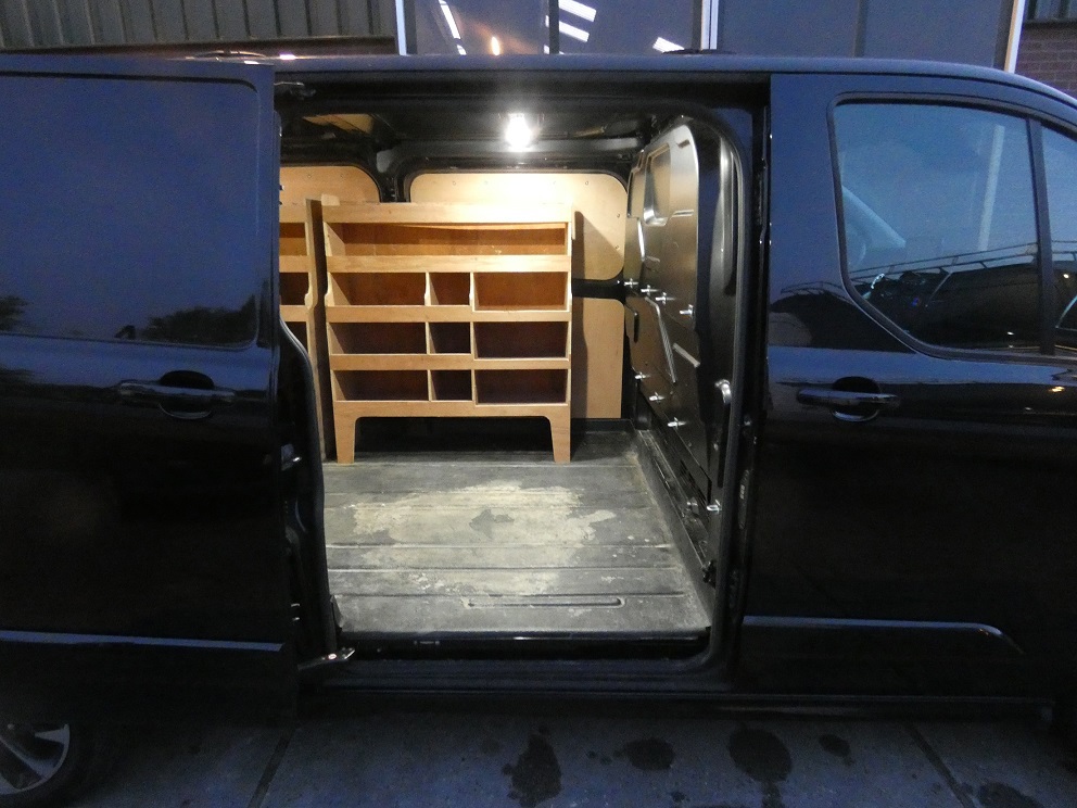 Ford Transit Custom 320 2.0 TDCI L2H1 Sport* navi/cam*xenon* 6