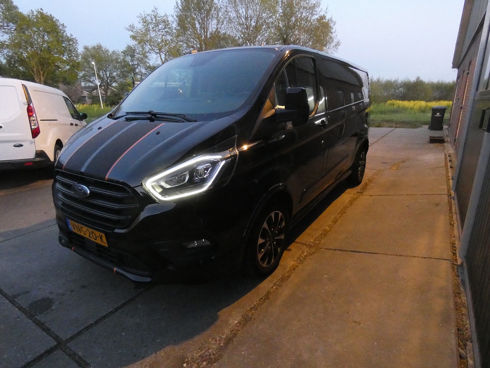 Ford Transit Custom 320 2.0 TDCI L2H1 Sport* navi/cam*xenon* 7
