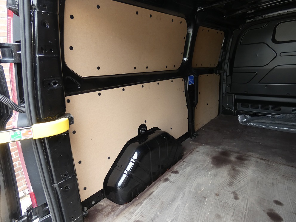 Ford Transit Custom 320 2.0 TDCI L2H1 Sport* navi/cam*xenon* 7