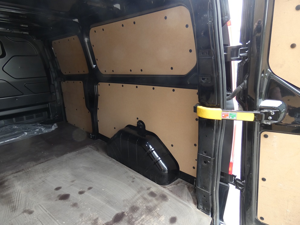 Ford Transit Custom 320 2.0 TDCI L2H1 Sport* navi/cam*xenon* 8