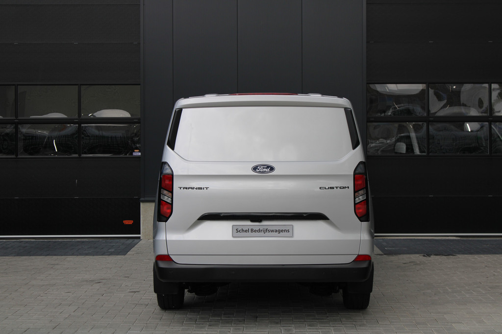 Ford Transit Custom 320 2.0 TDCI L2H1 Trend 136pk - 2x Schuifdeur - Achterklep - Carplay - Android - LED koplampen - Stoelverwarming - 70l tank - Rijklaar 11