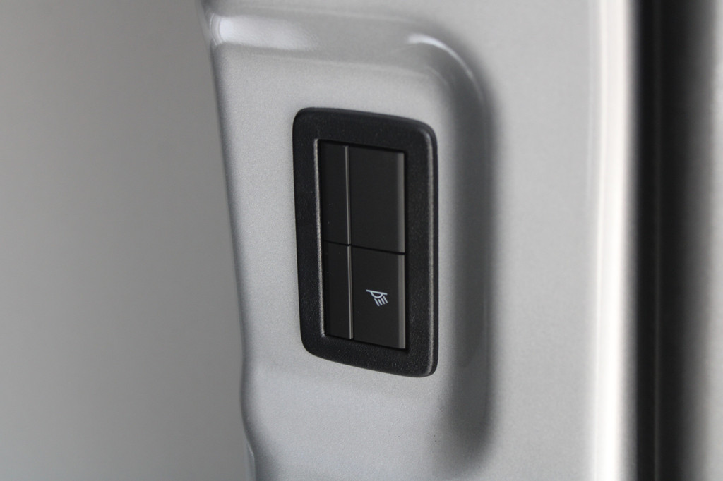 Ford Transit Custom 320 2.0 TDCI L2H1 Trend 136pk - 2x Schuifdeur - Achterklep - Carplay - Android - LED koplampen - Stoelverwarming - 70l tank - Rijklaar 15