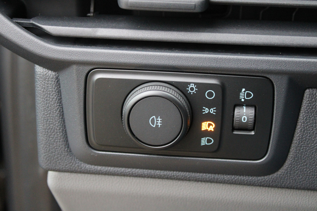 Ford Transit Custom 320 2.0 TDCI L2H1 Trend 136pk - Carplay - Android - LED koplampen - Stoelverwarming - 70l tank - Rijklaar 14