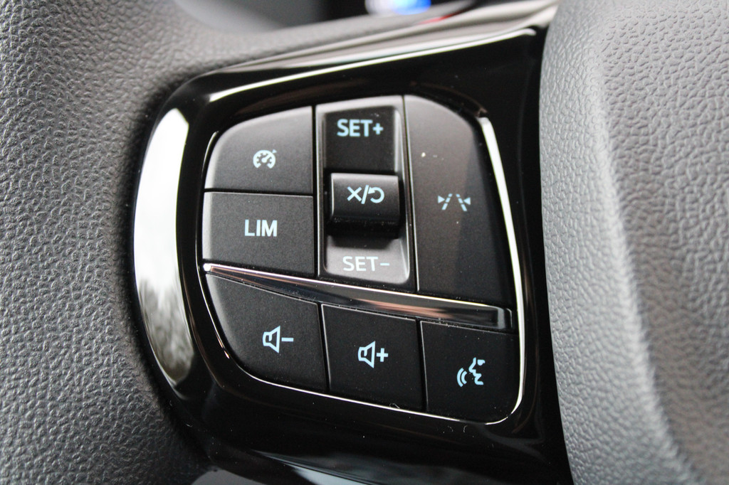 Ford Transit Custom 320 2.0 TDCI L2H1 Trend 136pk - Carplay - Android - LED koplampen - Stoelverwarming - 70l tank - Rijklaar 15