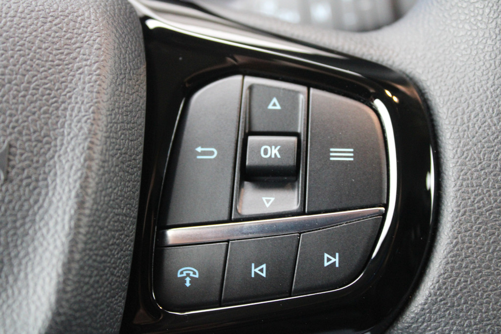 Ford Transit Custom 320 2.0 TDCI L2H1 Trend 136pk - Carplay - Android - LED koplampen - Stoelverwarming - 70l tank - Rijklaar 16