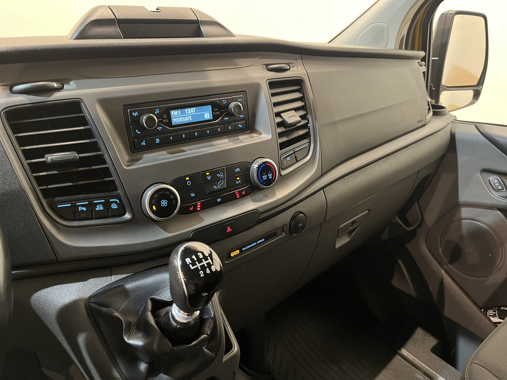 Ford Transit Custom 320 2.0 TDCI L2H1 Trend / Euro 6 / Airco / Cruise Control / Trekhaak / 220 V. / PDC / 65.600 KM !! 7