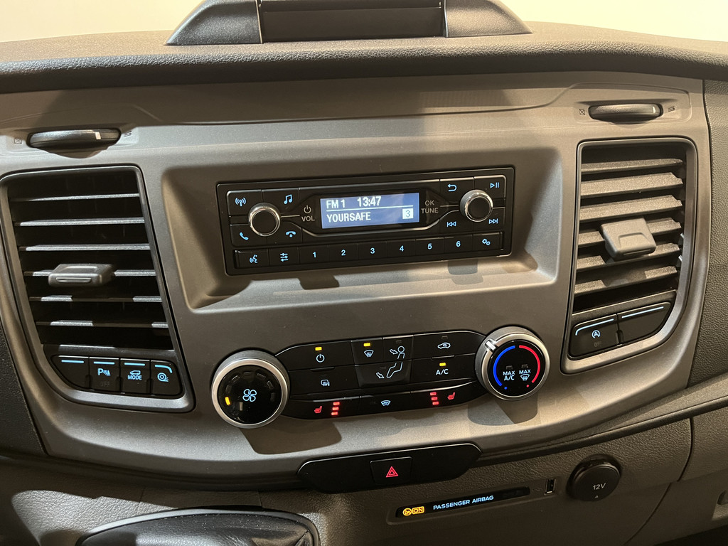 Ford Transit Custom 320 2.0 TDCI L2H1 Trend / Euro 6 / Airco / Cruise Control / Trekhaak / 220 V. / PDC / 65.600 KM !! 9