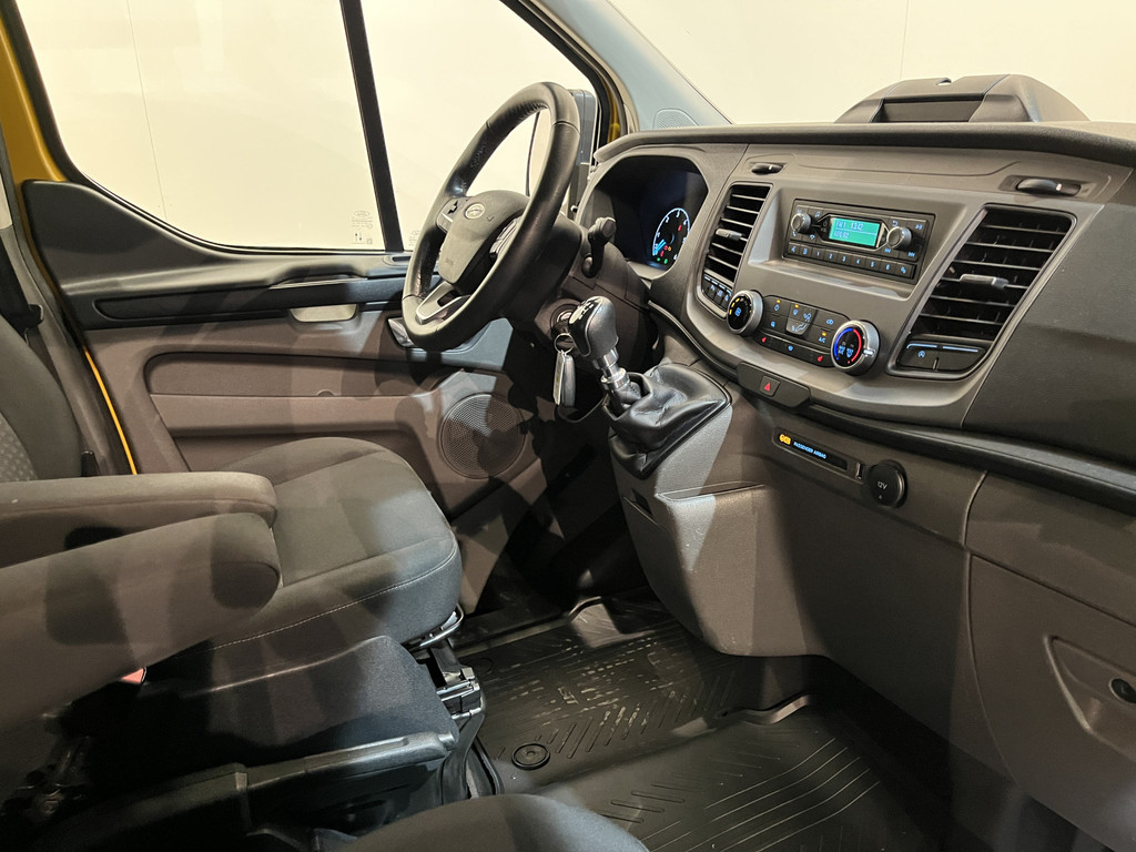 Ford Transit Custom 320 2.0 TDCI L2H1 Trend / Euro 6 / Airco / Cruise Control / Trekhaak / PDC / Imperiaal / 68.700 KM !! 3
