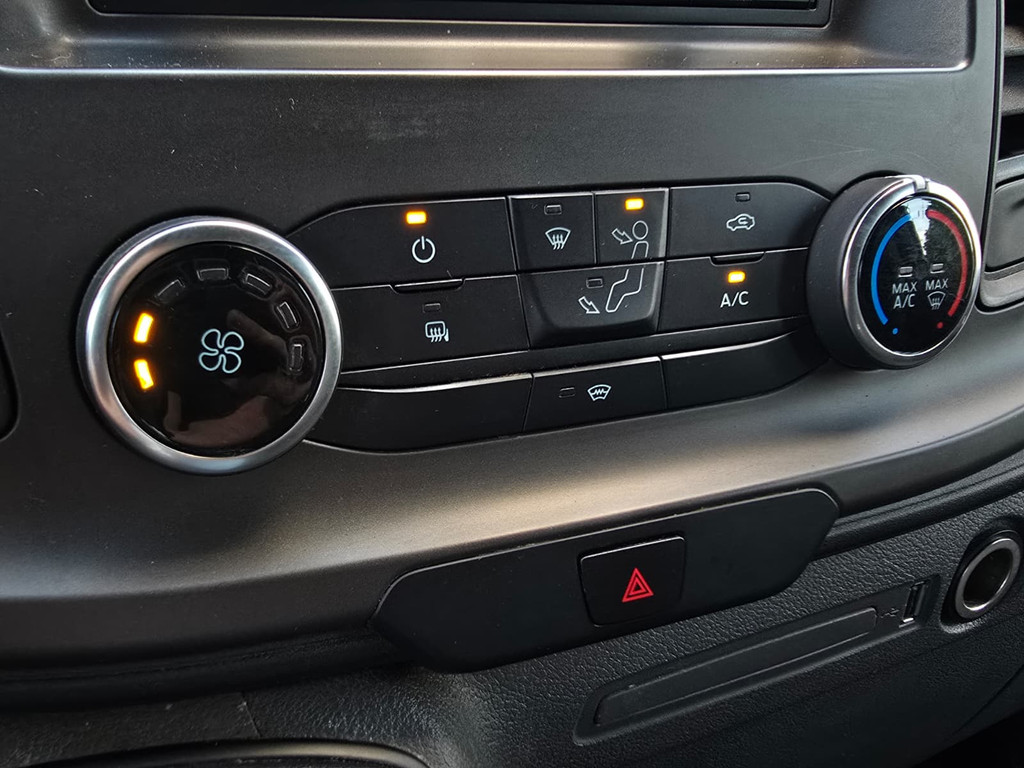 Ford Transit Custom 320 2.0 TDCI L2H2 Trend |CLIMATE|LEDER|PARKEERSENSOREN|TREKHAAK|CRUISE| 13