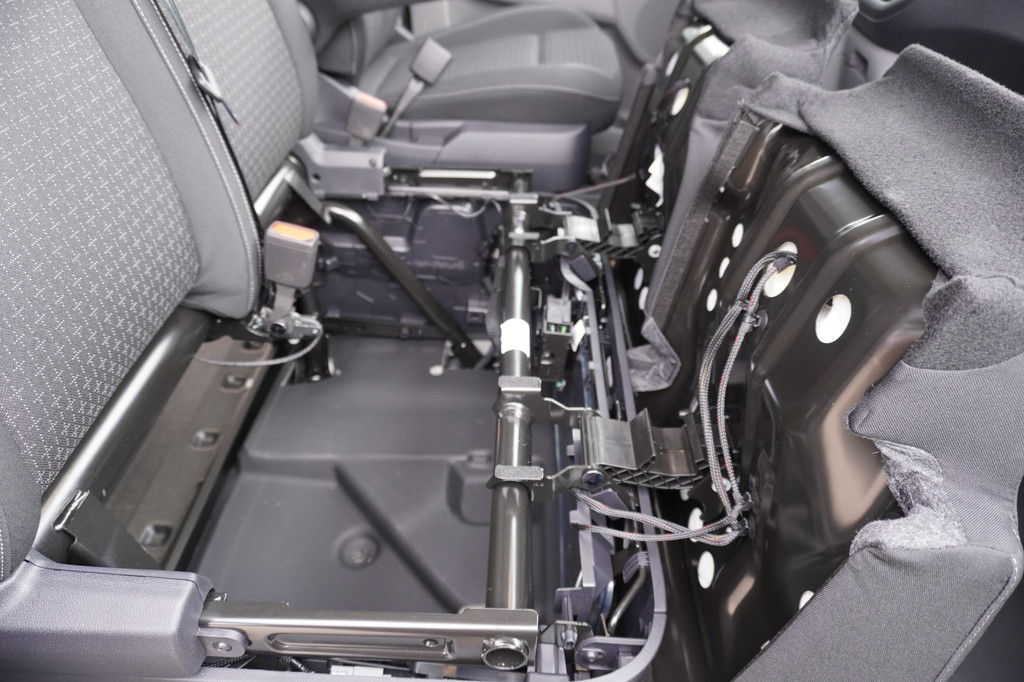 Ford Transit Custom 320L 2.0 TDCI 136PK L2H1 Trend Achterklep Schuifdeur L / R Nr. V092 | Airco | Cruise | Camera | Apple CP-Android auto 21