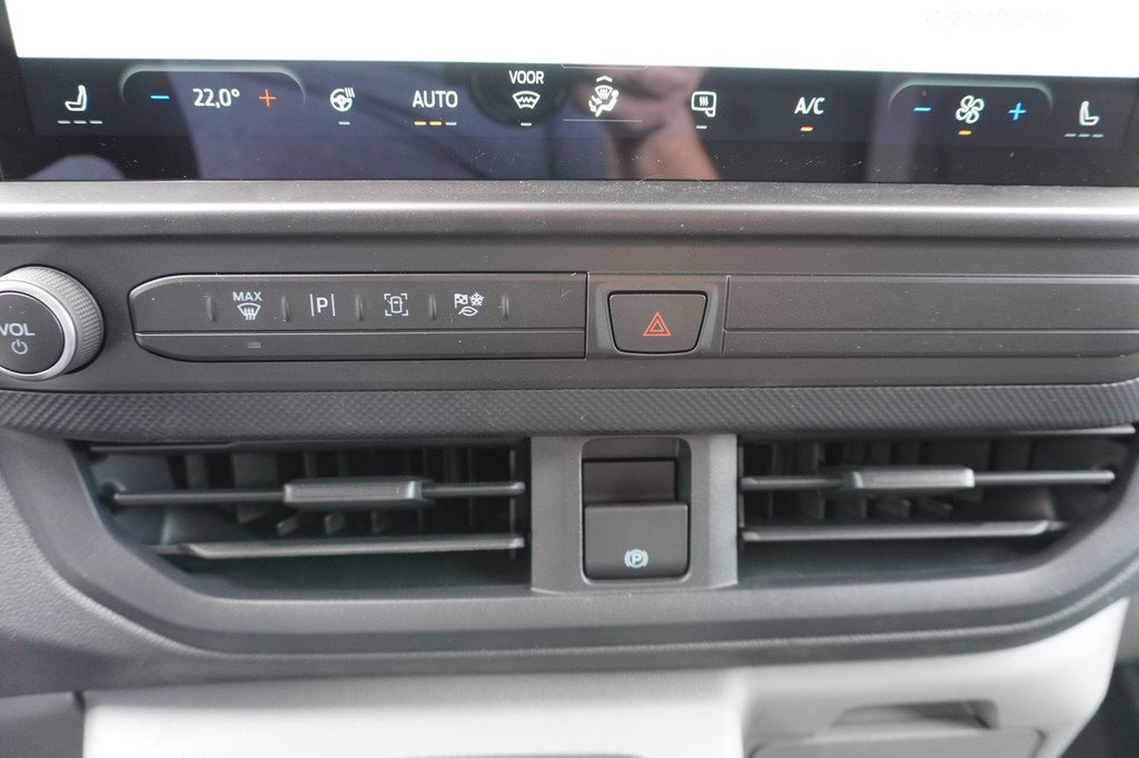 Ford Transit Custom 320L 2.0 TDCI 136PK L2H1 Trend Nieuw Model Nr. V035 | Airco | Cruise | Camera | Apple CP- & Android Auto 21