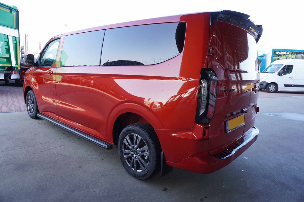 Ford Transit Custom 320L 2.0 TDCI 136pk L2H1 Limited Nr. V153 | Airco | Adap.cruise | Navi | Glaslookpanelen | Spoilers 7