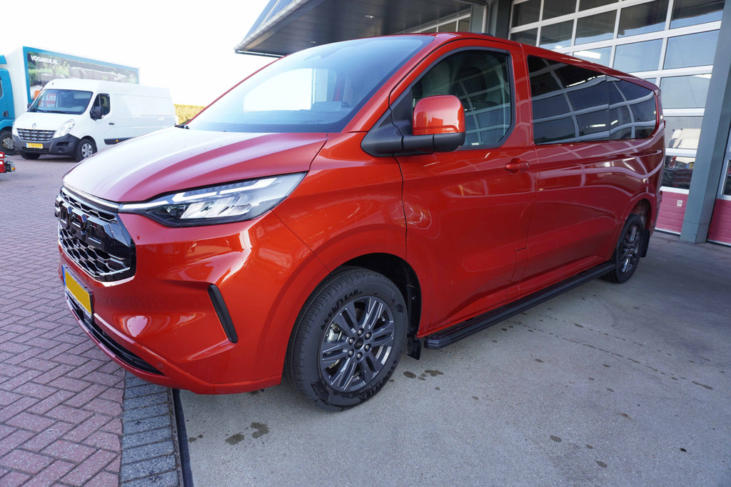 Ford Transit Custom 320L 2.0 TDCI 136pk L2H1 Limited Nr. V153 | Airco | Adap.cruise | Navi | Glaslookpanelen | Spoilers 9
