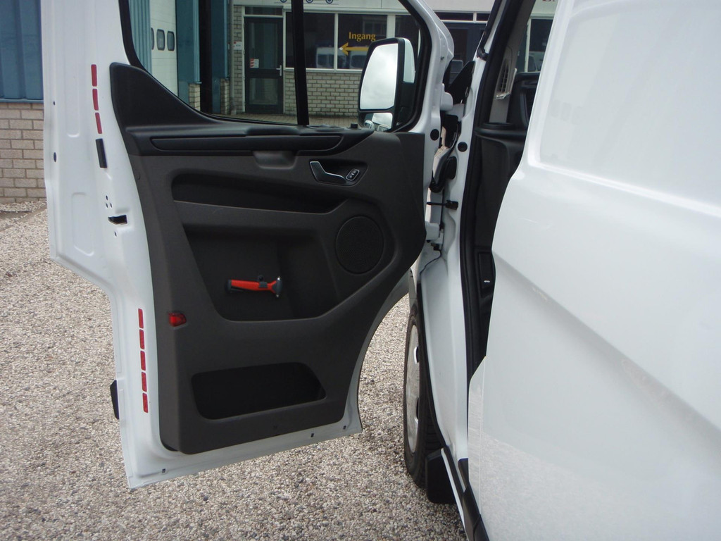 Ford Transit Custom 320 L2H2 Trend zeer lage km stand 53606 bj 19 10