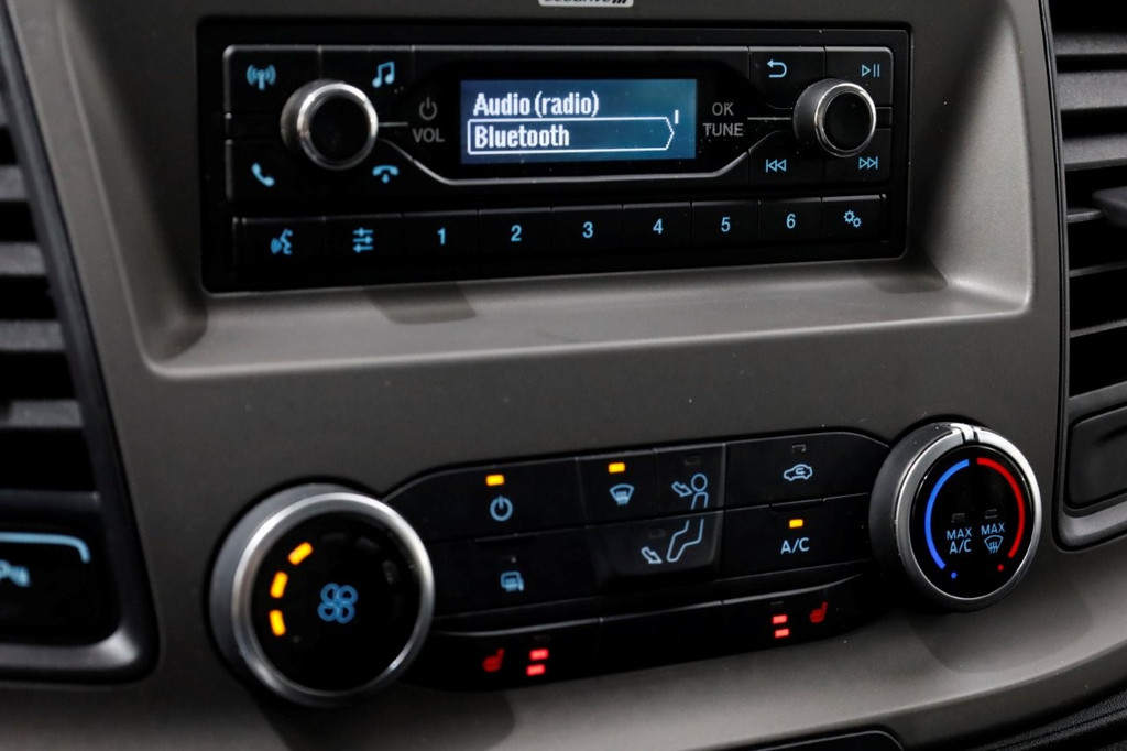 Ford Transit Custom 340 2.0 TDCI 130pk E6 L2H1 Trend Airco/Imperiaal/Trekhaak 2800kg 12-2018 14