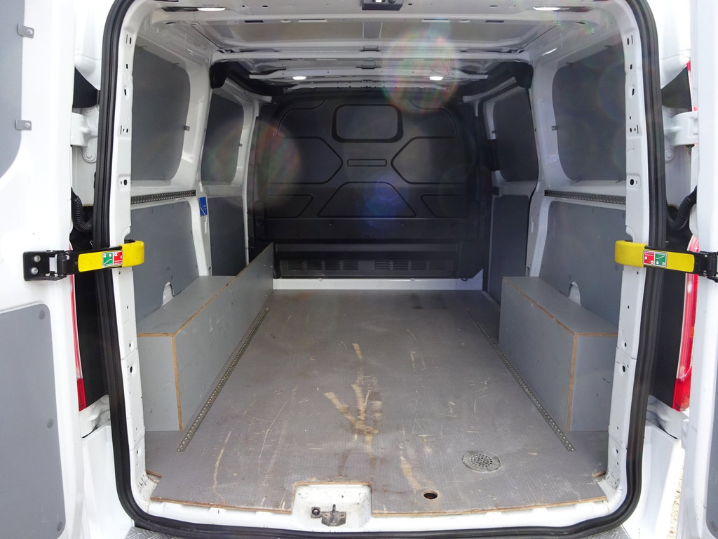 Ford Transit Custom 340 2.0 TDCI L1H1 Trend 130 PK AIRCO NAVI CRUISE PDC NW.ST 10