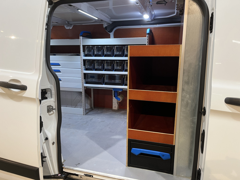 Ford Transit Custom 340 2.0 TDCI L2H1 Trend 130 PK Servicebus / Sortimo Inrichting / Euro 6 / Airco / Cruise Control / Trekhaak / PDC 19