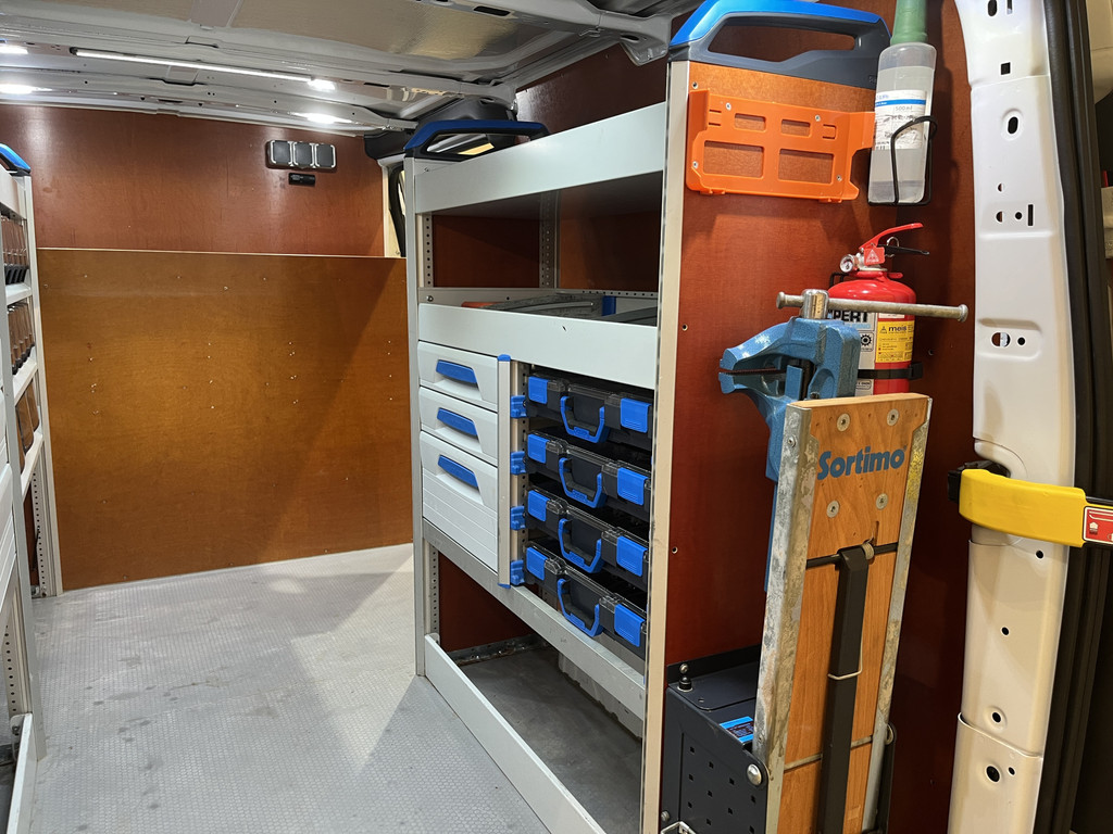 Ford Transit Custom 340 2.0 TDCI L2H1 Trend 130 PK Servicebus / Sortimo Inrichting / Euro 6 / Airco / Cruise Control / Trekhaak / PDC 9