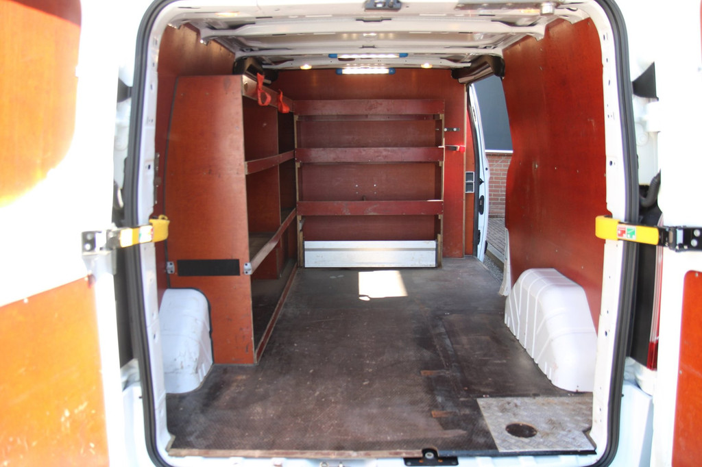 Ford Transit Custom 340 2.0 TDCI L2H1 Trend / Trekhaak / Imperiaal / Navi sync 3 7