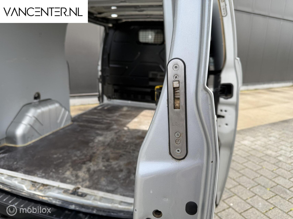 Ford Transit Custom L1 2.0 TDCI 131PK Automaat Trekhaak 20
