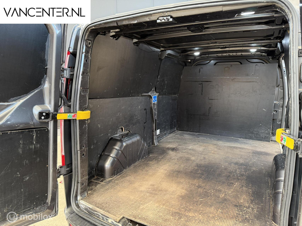 Ford Transit Custom L2H1 2.0 TDCI 130PK Apple Carplay Airco 20
