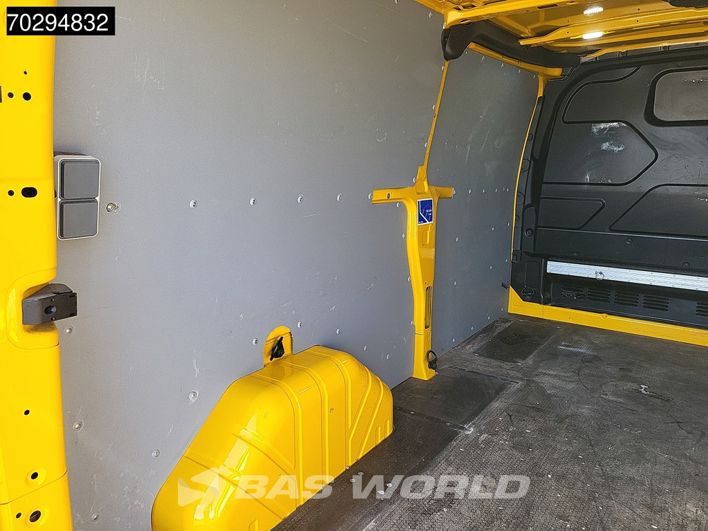 Ford Transit Custom 130PK Trekhaak L2H1 Airco Cruise Parkeersensoren Euro6 L2 7m3 Airco Trekhaak Cruise control 7