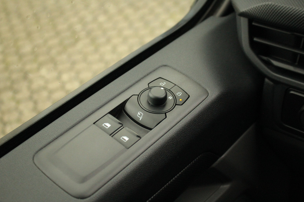 Ford Transit Custom 280 2.0TDCI 136pk L1H1 Trend | LED | Carplay/Android | Keyless | Lease 519,- p/m 17