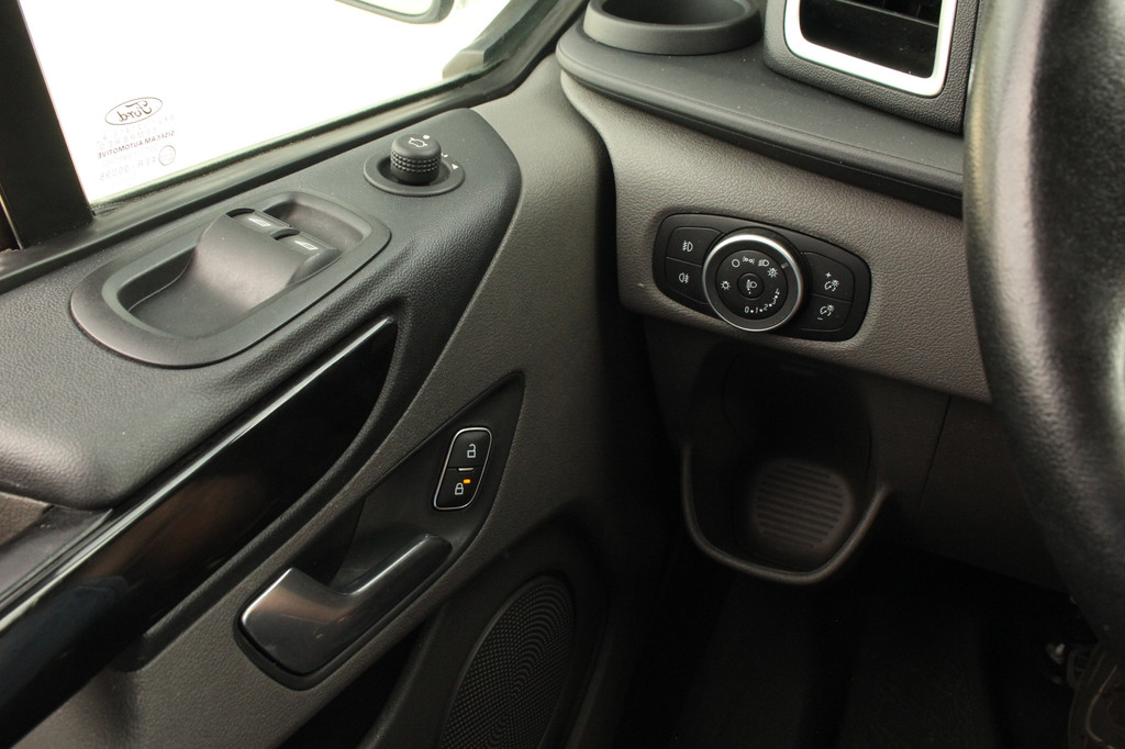 Ford Transit Custom 280 2.0TDCI 170pk L1H1 Limited | Automaat | Camera | Trekhaak | Cruise | Carplay/Android | Lease 360,- p/m 18