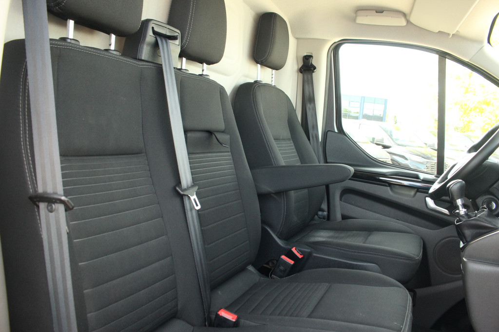 Ford Transit Custom 300 2.0TDCI 130pk L2H1 Limited | Camera | Cruise | Trekhaak | Carplay/Android | Lease 396,- p/m 17