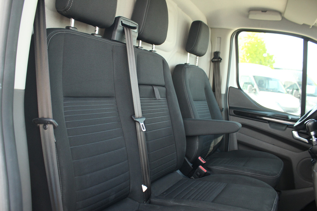 Ford Transit Custom 300 2.0TDCI 130pk L2H1 Limited | Camera | Trekhaak | Carplay/Android | Cruise | Lease 324,- p/m 17