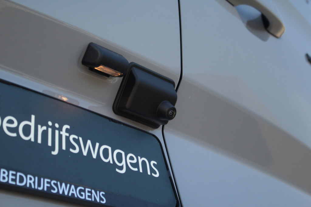 Ford Transit Custom 300 2.0TDCI 170pk L1H1 Limited | Automaat | Adapt. cruise | LED | Sync 4 13 | Keyless | Camera | Driver assist pack | Lease 717,- p/m 10