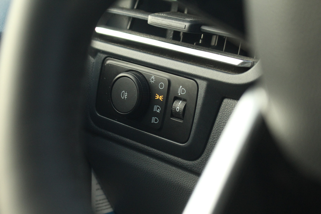 Ford Transit Custom 300 2.0TDCI 170pk L2H1 Limited | Automaat | LED | Adaptive cruise | Sync 4 13 | BLIS | Keyless | Camera | LMV | Lease 717,- p/m 19