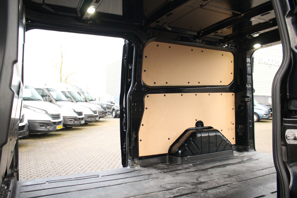 Ford Transit Custom 300 2.0TDCI 170pk L2H1 Limited | Automaat | L+R Zijdeur | Camera | Trekhaak | Carplay/Android | Cruise | Lease 414,- p/m 11