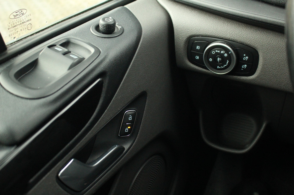 Ford Transit Custom 300 2.0TDCI 170pk L2H1 Limited | Automaat | L+R Zijdeur | Camera | Trekhaak | Carplay/Android | Cruise | Lease 414,- p/m 21