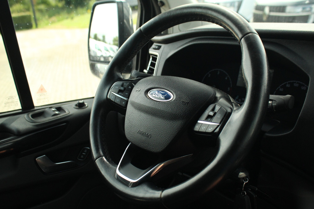 Ford Transit Custom 300 2.0TDCI 170pk L2H1 Limited | Camera | Cruise | Trekhaak | Carplay/Android | Lease 360,- p/m 19