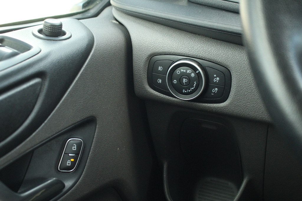 Ford Transit Custom 320 2.0TDCI 130pk L2H1 Trend DC | 6-Zits | L+R Zijdeur | Carplay/Android | PDC | Lease 342,- p/m 20