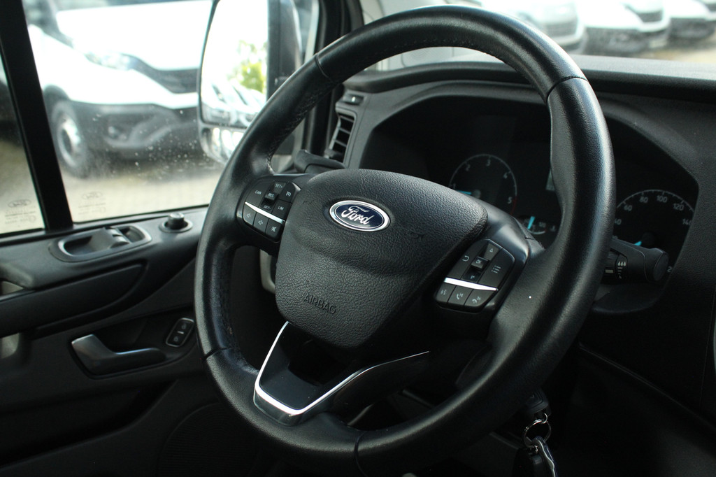 Ford Transit Custom 320 2.0TDCI 130pk L2H1 Trend DC | 6-Zits | L+R Zijdeur | Carplay/Android | PDC | Lease 342,- p/m 21