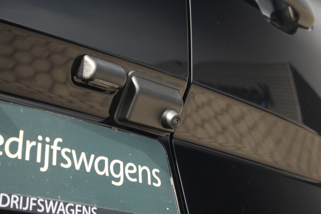 Ford Transit Custom 320 2.0TDCI 136pk L2H1 Trend DC | L+R Zijdeur | Keyless | Carplay/Android | Lease 717,- p/m 10