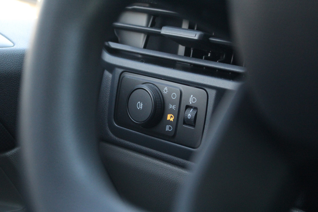 Ford Transit Custom 320 2.0TDCI 136pk L2H1 Trend DC | L+R Zijdeur | Keyless | Carplay/Android | Lease 717,- p/m 21