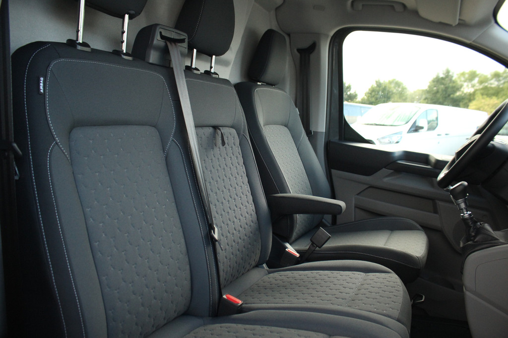 Ford Transit Custom 320 2.0TDCI 150pk L2H1 Limited | L+R Zijdeur | LED | Sync 4 13 | Keyless | Camera | LMV | Lease 609,- p/m 19