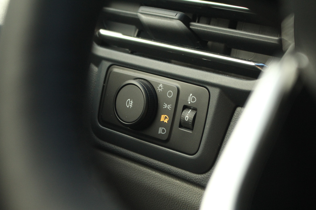 Ford Transit Custom 320 2.0TDCI 150pk L2H1 Limited | L+R Zijdeur | LED | Sync 4 13 | Keyless | Camera | LMV | Lease 609,- p/m 21