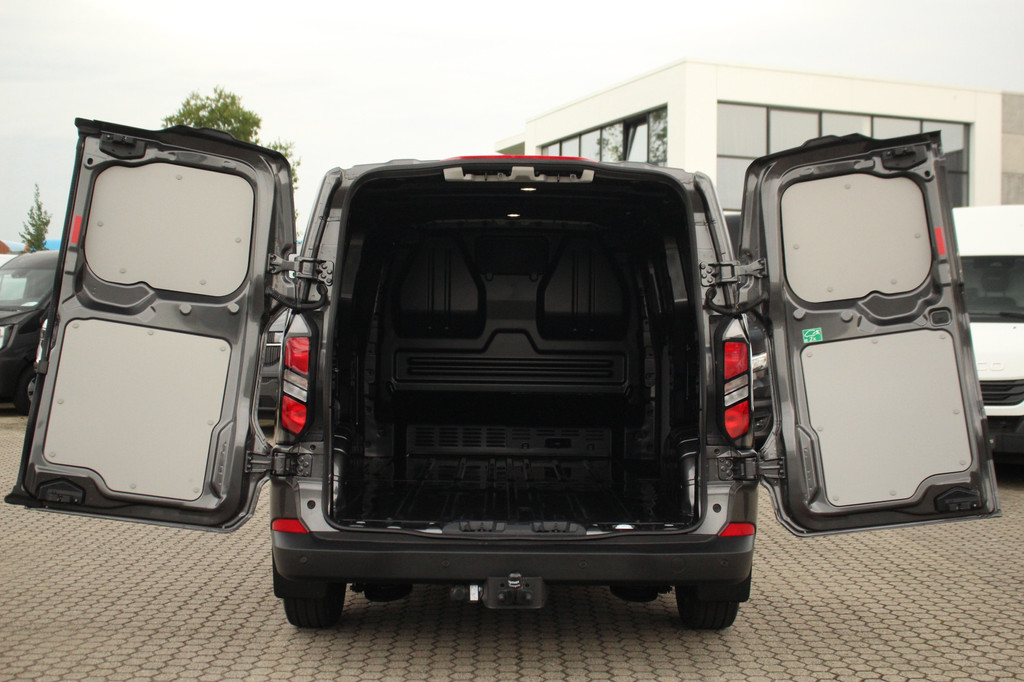 Ford Transit Custom 320 2.0TDCI 170pk 4x4 AWD | L2H1 Trend | Sync 4 13 | Adaptive Cruise | Camera | Armsteun | Keyless | Lease 788,- p/m 9