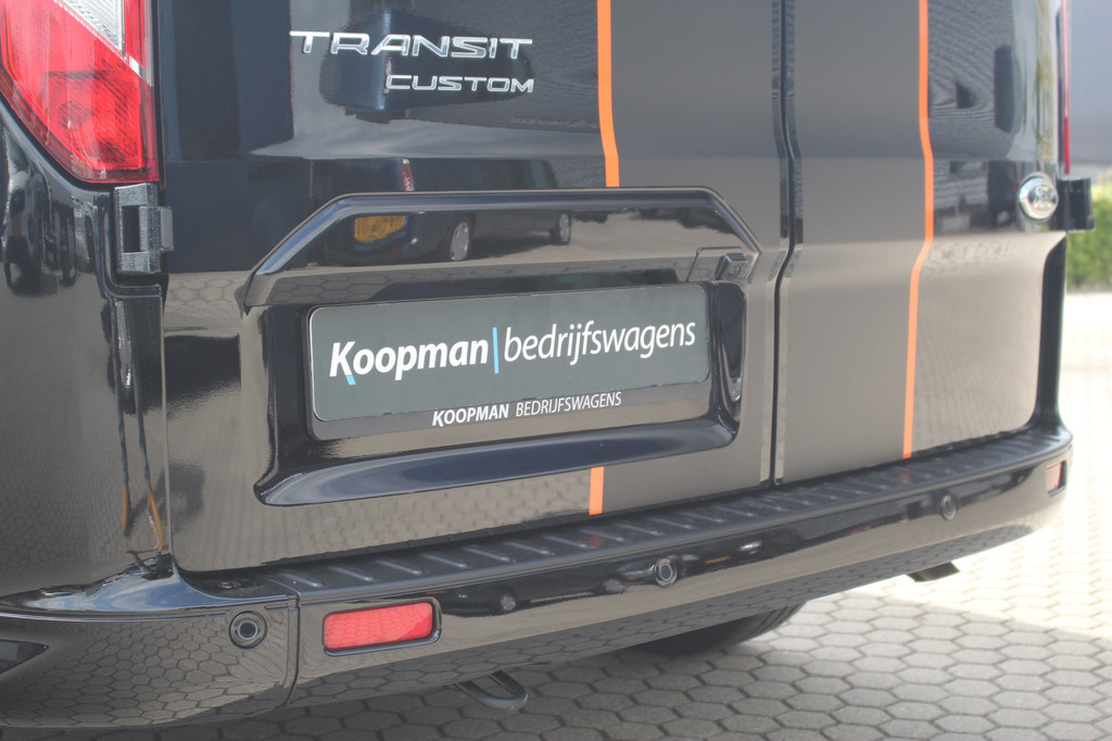 Ford Transit Custom 320 2.0TDCI 170pk L1H1 Sport DC | Automaat | L+R Zijdeur | Airco | Cruise | Camera | Navi | Lease 788,- p/m 10